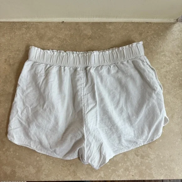 Universal Thread White Linen Pull On Elastic Waist Womens Size L 2 Inch Inseam - Picture 3 of 8